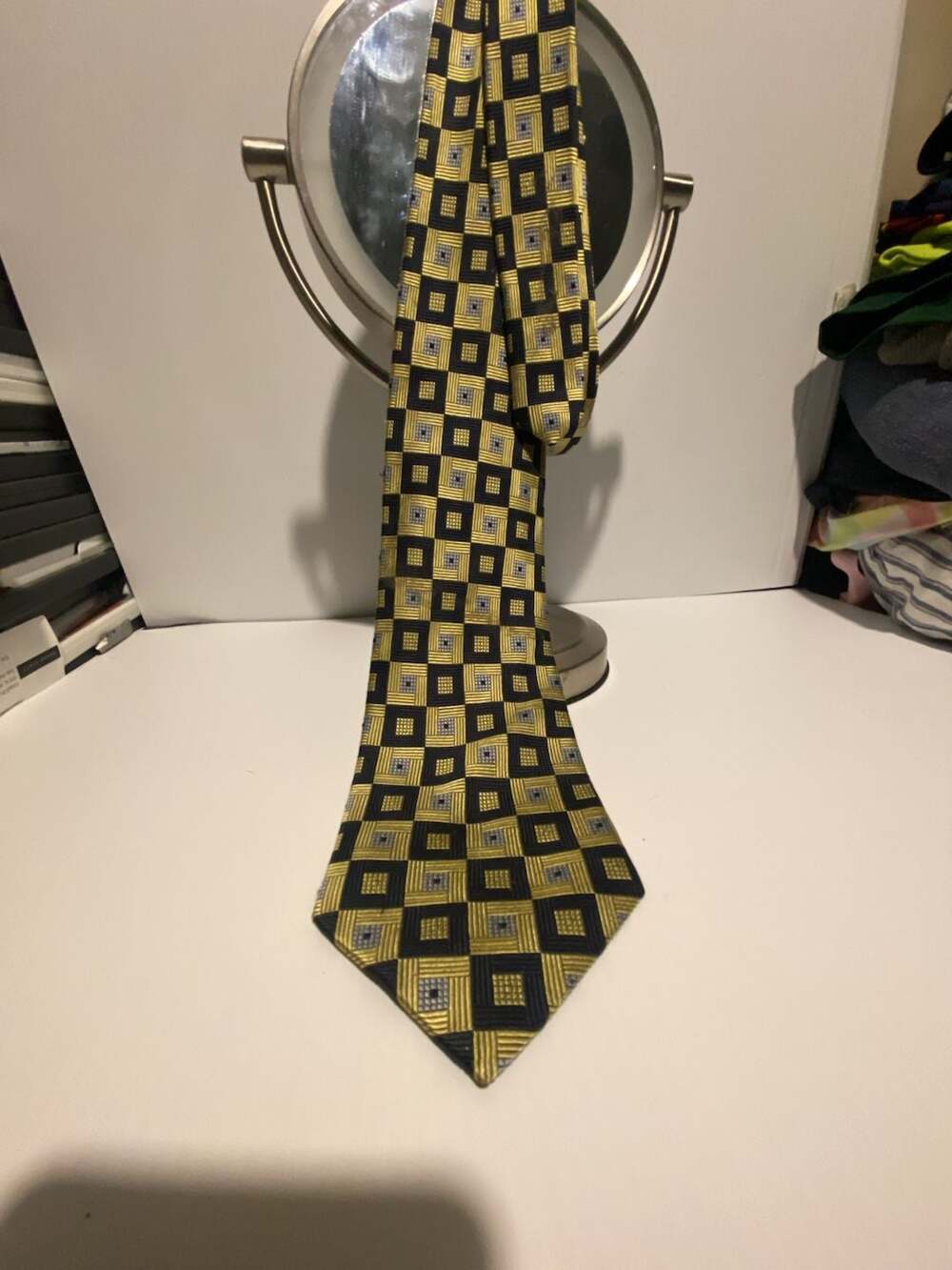 Valerio Garati Hand Made 100% Silk Geometric Pattern Necktie Handmade